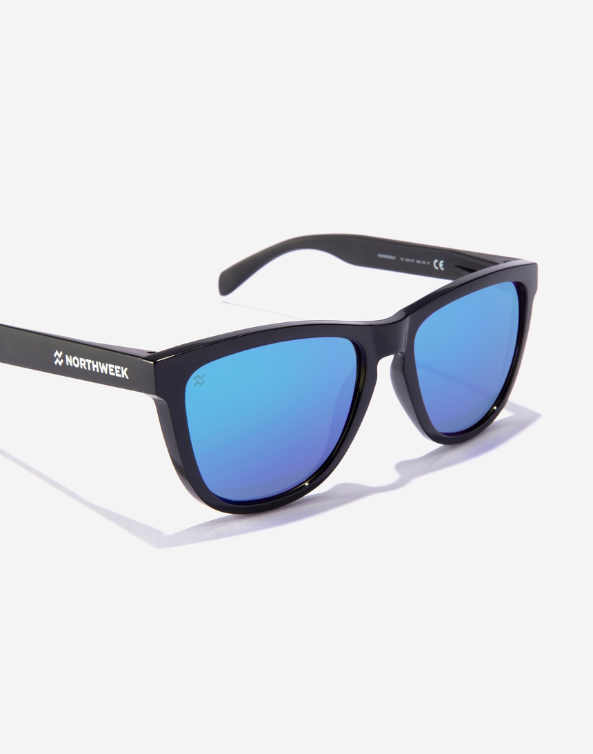 Hawkers REGULAR - POLARIZED BLACK SKY master image number 3.0