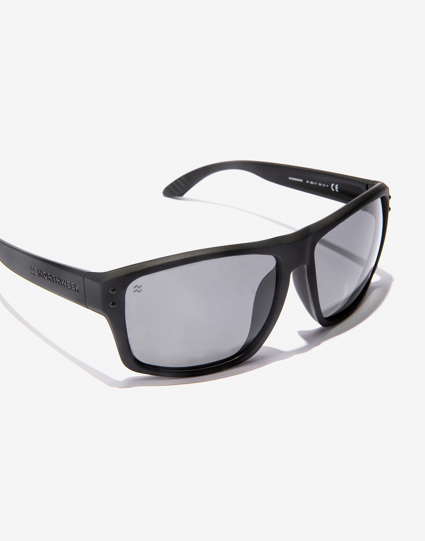 Hawkers BOLD - POLARIZED BLACK DARK master image number 3.0