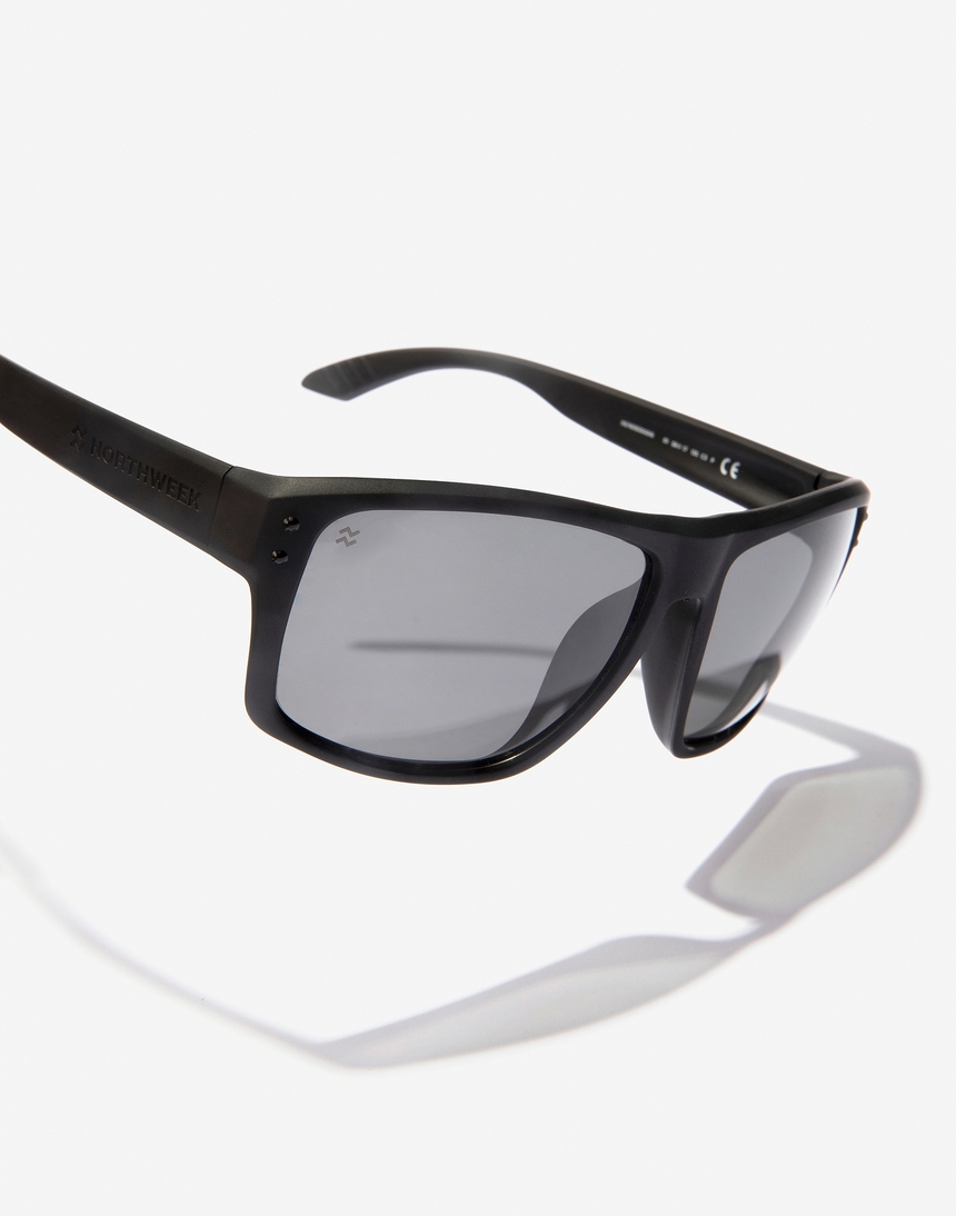 Hawkers BOLD - POLARIZED BLACK DARK master image number 5.0