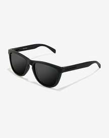 Hawkers REGULAR MATTE BLACK - DARK w180